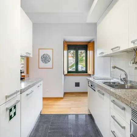 Whome Ajuda 31 Premium W/ Elevator & Parking Apartment *