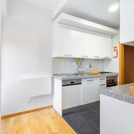 Whome Ajuda 31 Premium W/ Elevator & Parking Apartment
