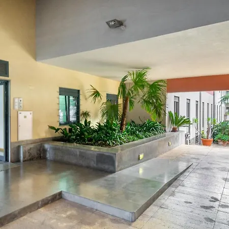Whome Ajuda 31 Premium W/ Elevator & Parking Apartment